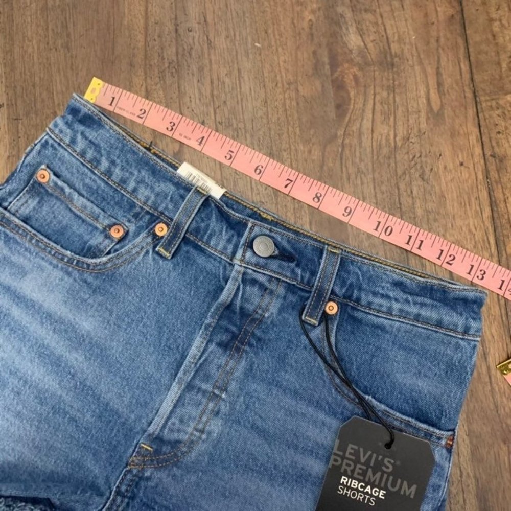Levi's Premium | Ribcage Super High Rise - Picture 10 of 12